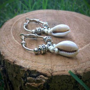 Shell Charm Drop Earrings 1 pair